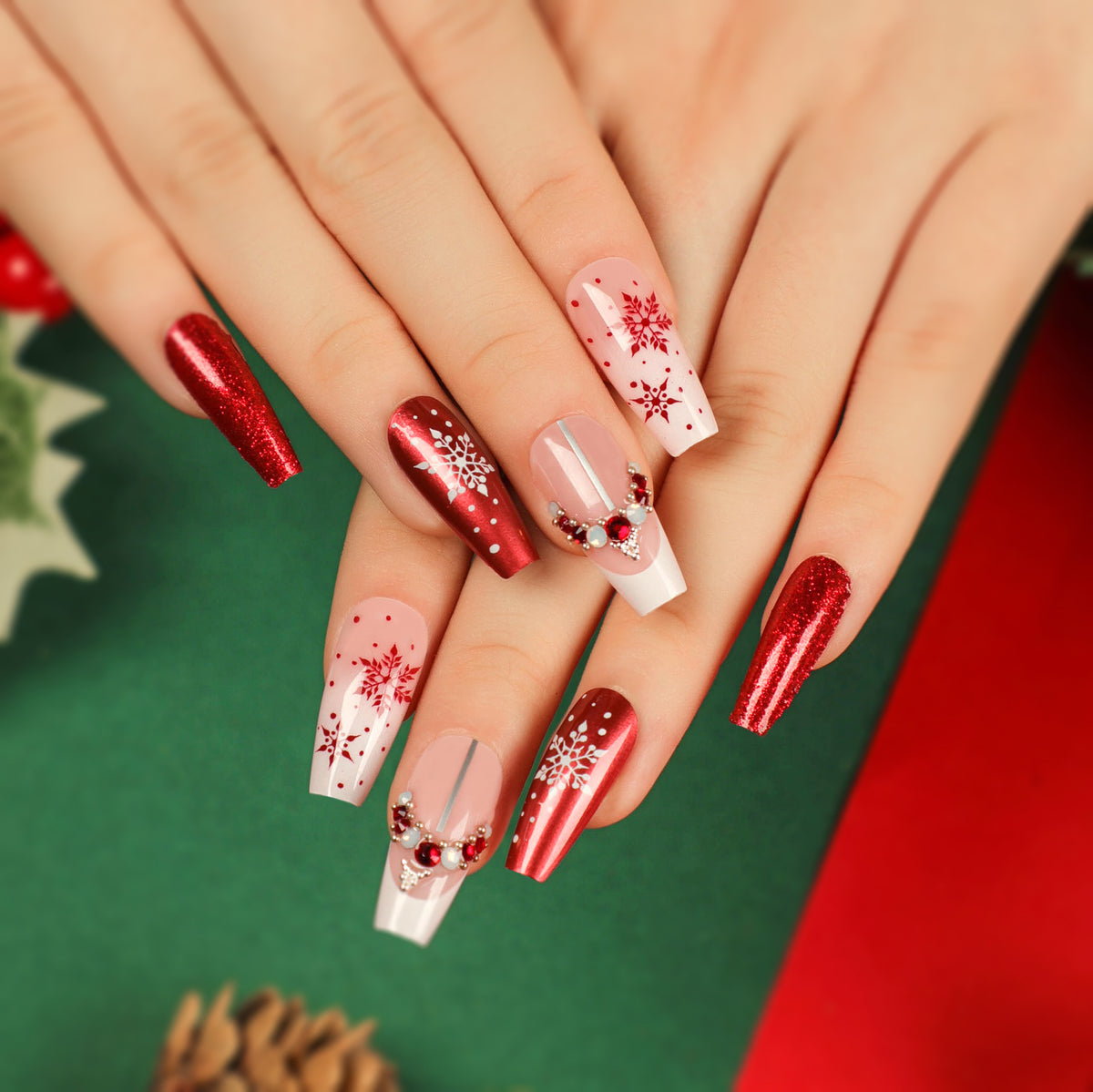 24pcs/Set Snowflake Christmas French Rhinestone Medium Coffin Press On Nails