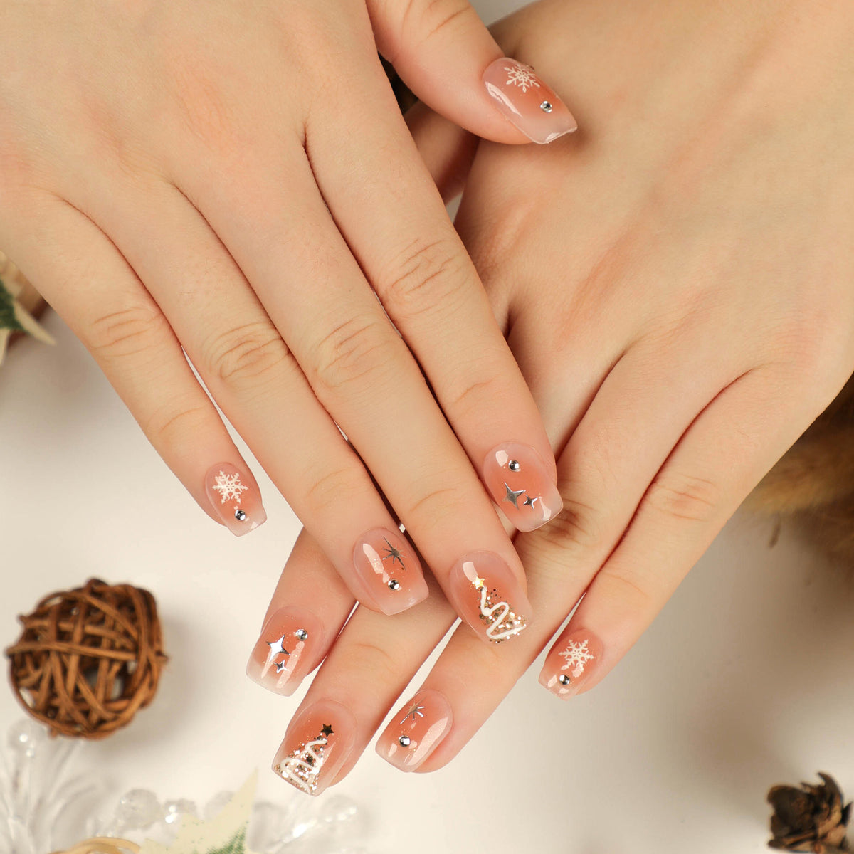 24pcs/Set Christmas Short Square Snowflake Star Press On Nails