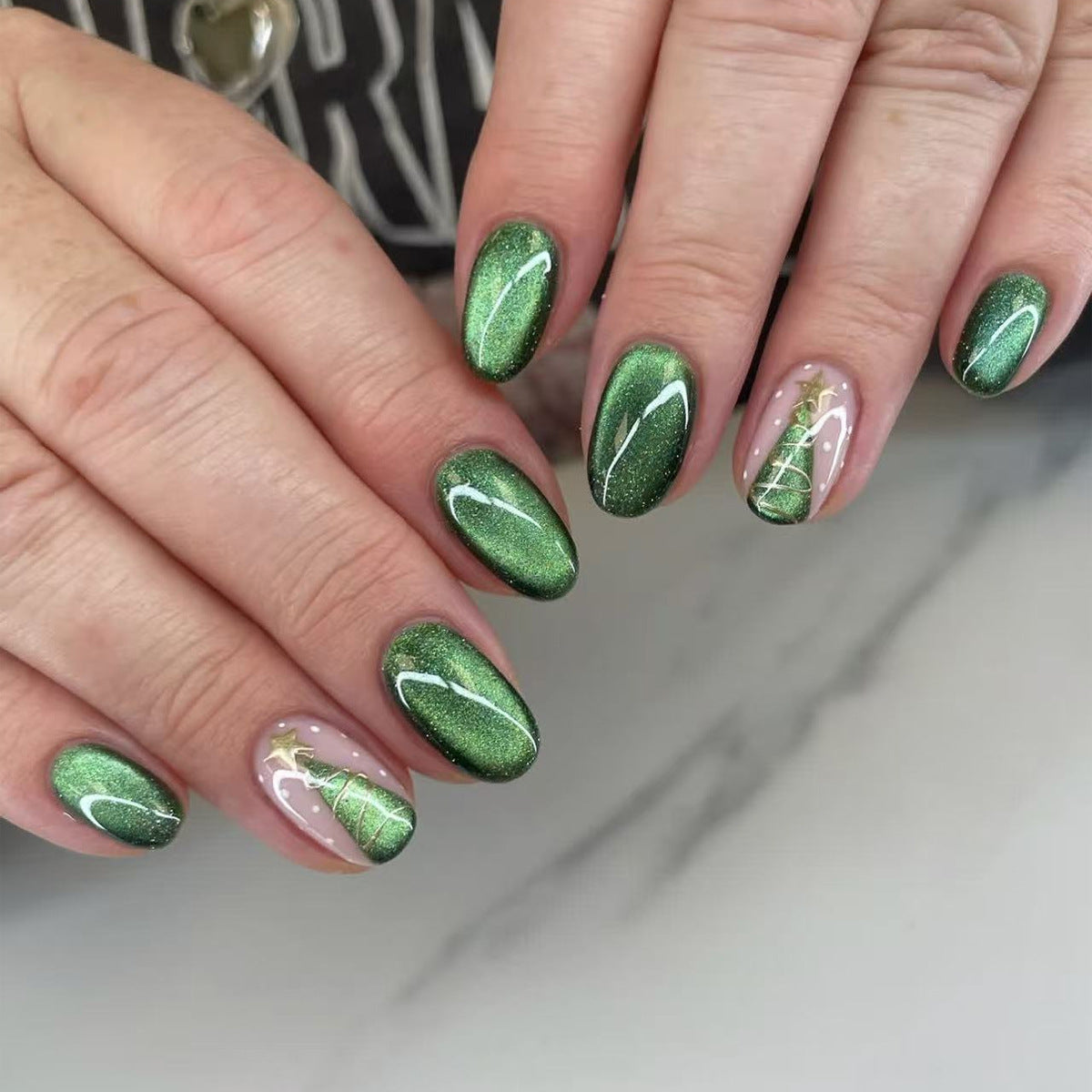 24pcs/Set Christmas Green Cat Eye Christmas Tree Short Oval Press On Nails